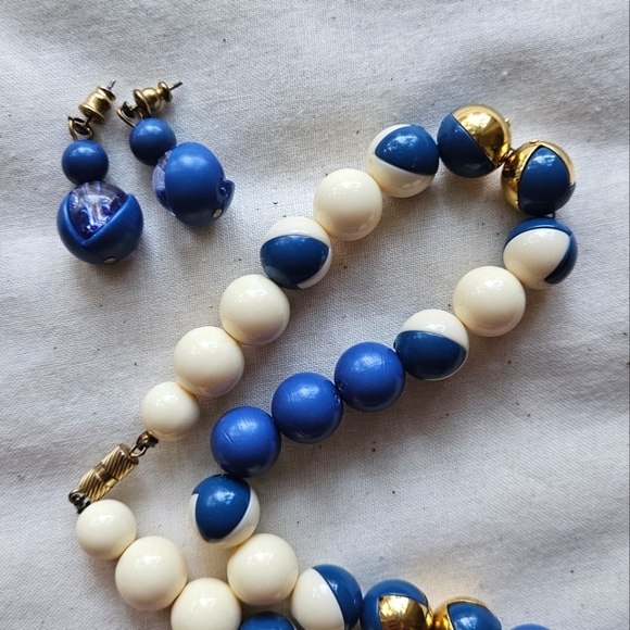 Vtg 80s Set Acrylic Beaded Necklaces & Earrings. - Picture 4 of 4